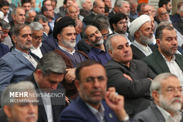 دیدار نمایندگان مجلس شورای اسلامی با رهبر معظم انقلاب اسلامی 8