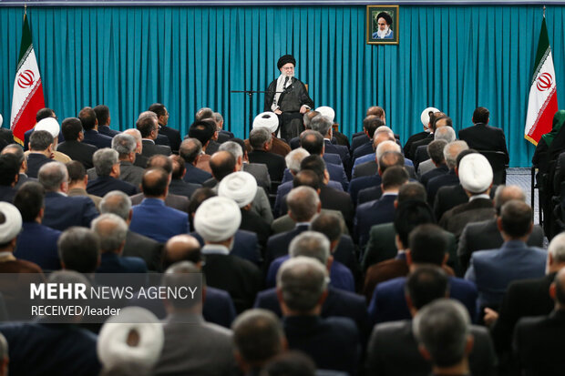 دیدار نمایندگان مجلس شورای اسلامی با رهبر معظم انقلاب اسلامی