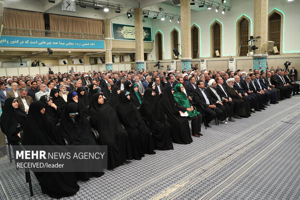 دیدار نمایندگان مجلس شورای اسلامی با رهبر معظم انقلاب اسلامی 26