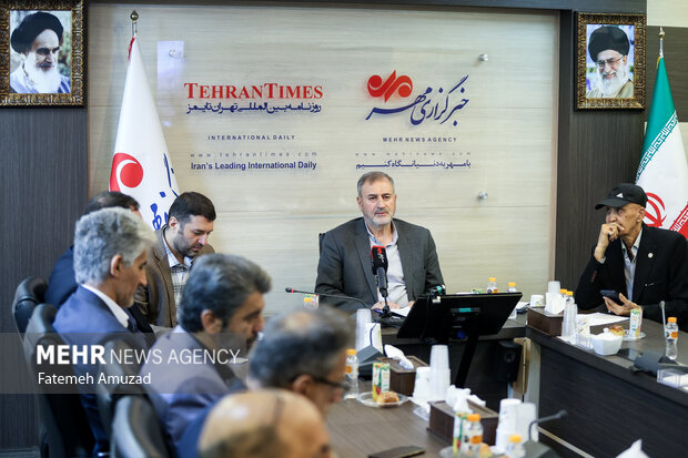 آیین رونمایی از کتاب «جلوهگاه عشق» 5