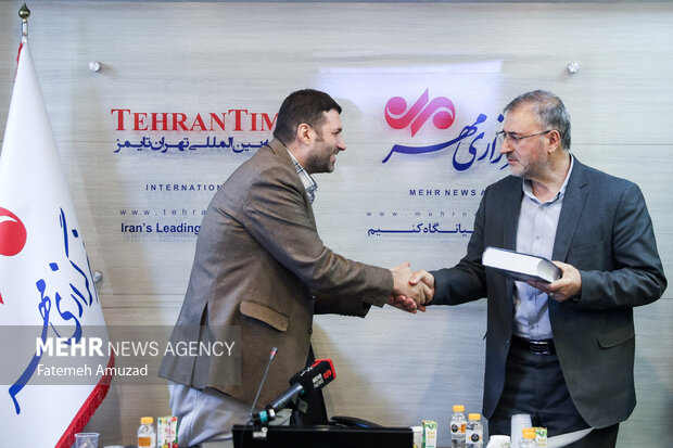آیین رونمایی از کتاب «جلوهگاه عشق» 23