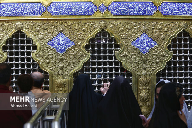 حرم مطهر امام رضا (ع) در روز میلاد امام هادی (ع)