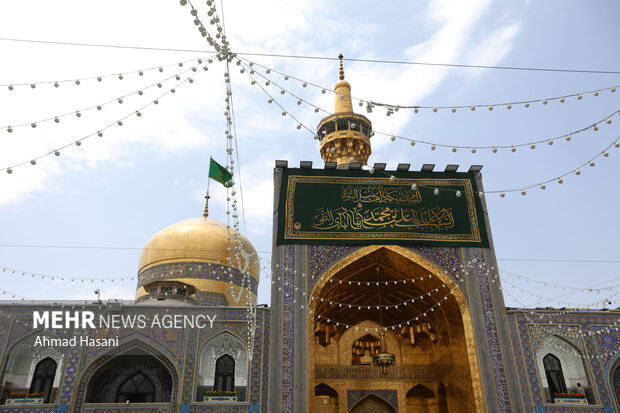 حرم مطهر امام رضا (ع) در روز میلاد امام هادی (ع)