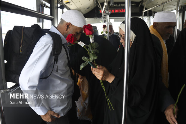 ورود نخستین گروه حجاج ایرانی به فرودگاه مشهد‌