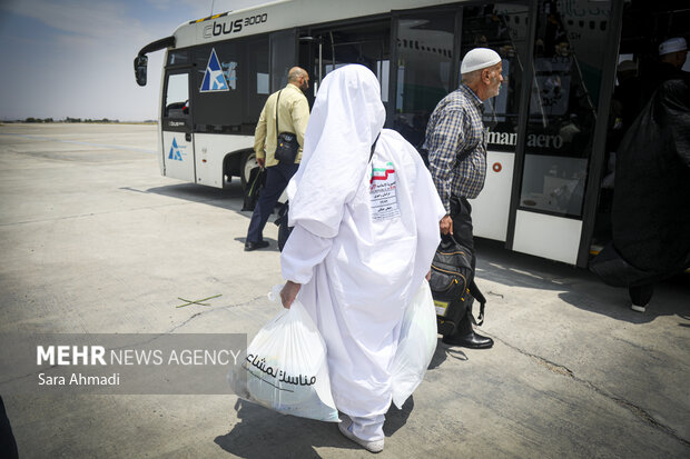 بدرقه حجاج ایرانی در مرز زمینی عربستان و عراق