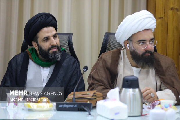 نشست هم‌اندیشی خطباء تهران