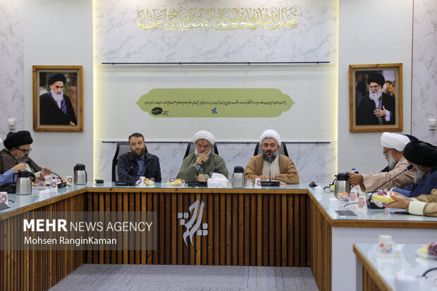 نشست هم‌اندیشی خطباء تهران