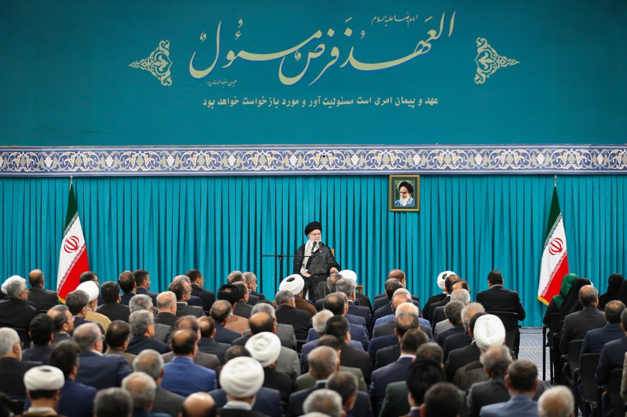 دیداری ڕێبەری لەگەڵ پەرلەمانتاران و سەرۆکی پەرلەمانی ئێران