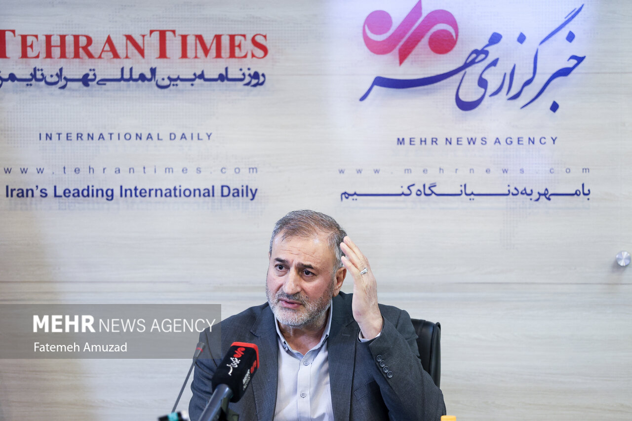 روایت دلتنگی خانواده شهدا در «جلوهگاه عشق»؛ 18 سال عکاسی در یک کتاب 2