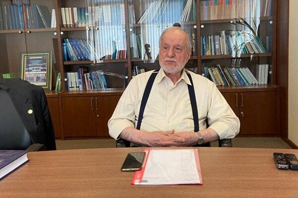 عدم تناسب بین آموزش‌های دانشگاهی و نیازهای واقعی صنعت