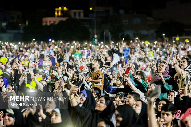 روایتی ازبرپایی باشکوه جشن عیدغدیرخم با حضور ۳۰ هزاری مردم قم