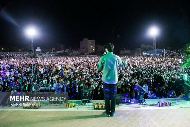روایتی ازبرپایی باشکوه جشن عیدغدیرخم با حضور ۳۰ هزار نفری مردم قم