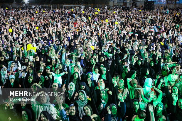 روایتی ازبرپایی باشکوه جشن عیدغدیرخم با حضور ۳۰ هزاری مردم قم