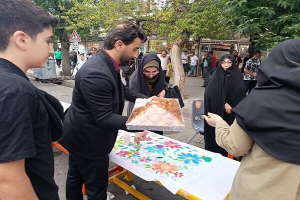 جشن ولایت با طعم غدیر در سلماس؛ برپایی ۶۰ موکب و ایستگاه صلواتی