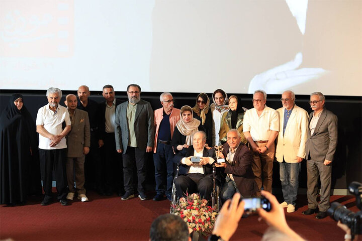 اهدای اولین نشان سپاس موزه سینما به بیژن محتشم