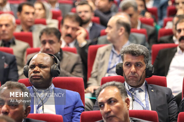 همایش بینالمللی فرصتهای سرمایهگذاری در ارومیه 10