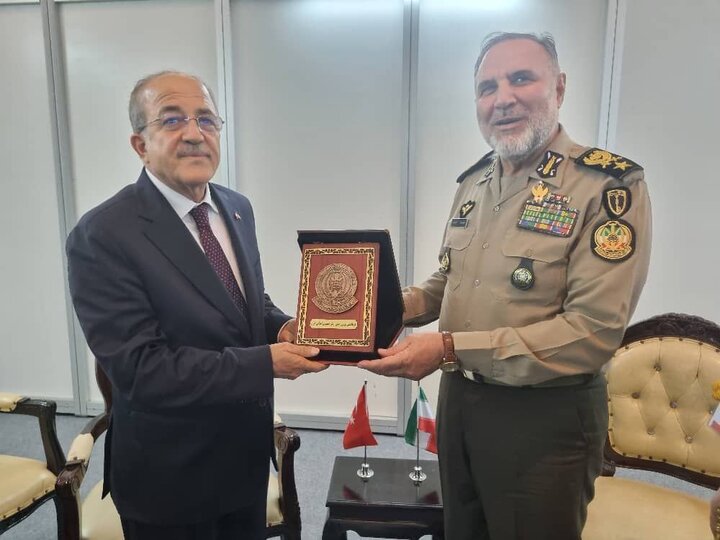 Iran, Turkey emphasize establishing regional security