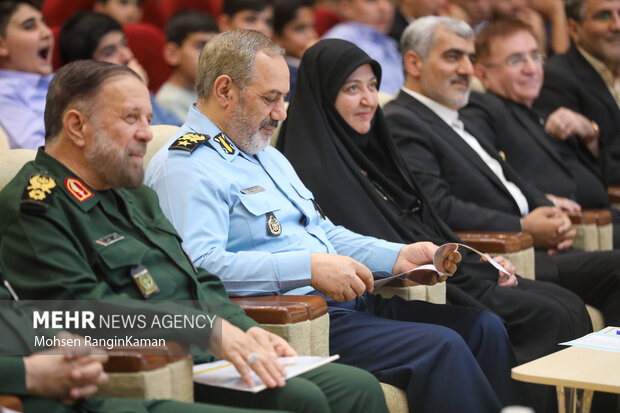 همایش تجلیل از دانشآموزان خلاق و نوآور مدارس وزارت دفاع 4