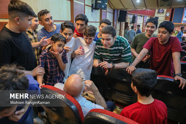 همایش تجلیل از دانشآموزان خلاق و نوآور مدارس وزارت دفاع 16