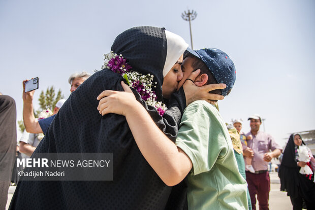 ورود نخستین گروه حجاج ایرانی به فرودگاه اصفهان
