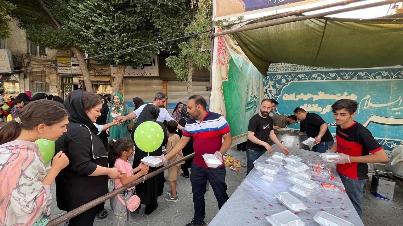 برپایی موکب مضیف حضرت ام‌البنین(س) کرمانشاه به مناسبت عید غدیر