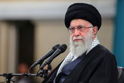 Ayetullah Hamenei: Silahlı Kuvvetler, alçak Siyonist rejimi çaresiz bırakacak
