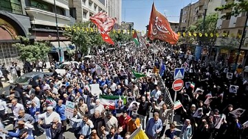 Meşhed kentinde İsrail saldırısı protesto edildi