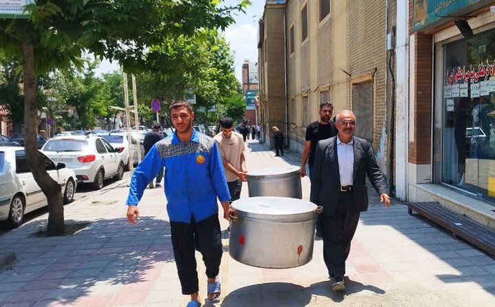 پخت ۱۱۰ دیگ غذا در سنندج ویژه روز غدیر و برپایی مواکب وحدتآفرین