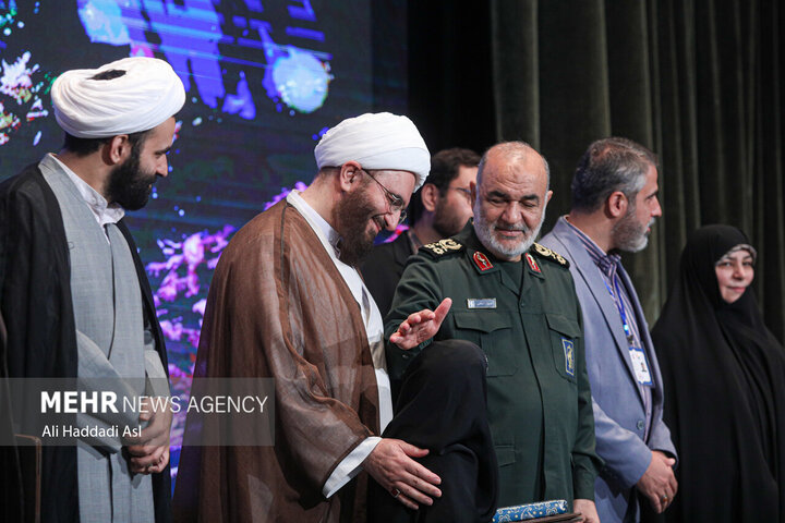 سردار سپهبد شهید حسین سلامی 15