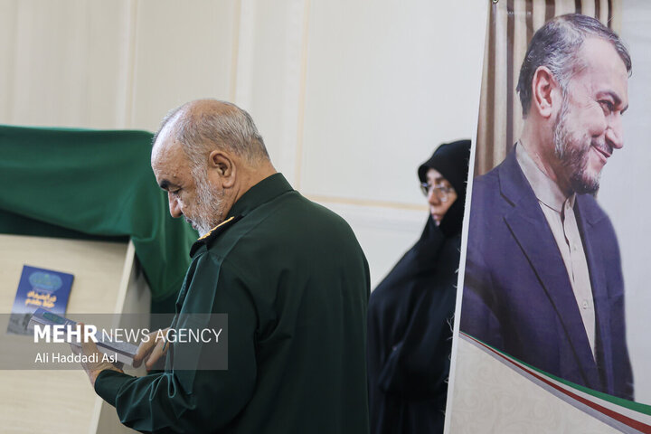 سردار سپهبد شهید حسین سلامی 61