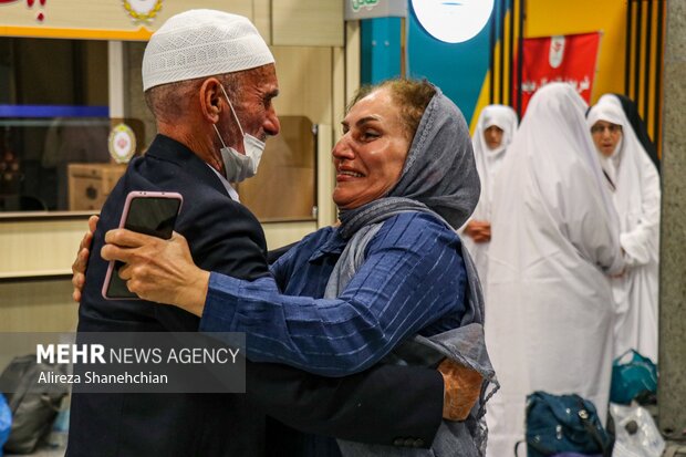 بازگشت کاروان حجاج گیلانی به رشت