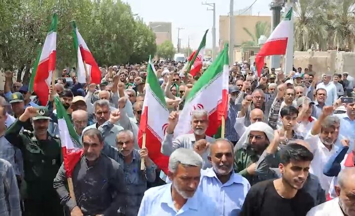 ملت ایران با مقاومت در برابر دشمنان ایستادگی میکنند