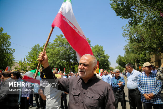 راهپیمایی مردم چهارمحال و بختیاری در پشتیبانی از «انتقام ملی»