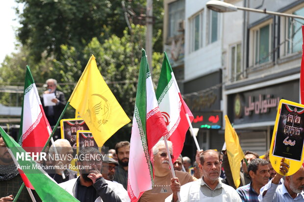 راهپیمایی نمازگزاران ورامینی در پاسخ به رژیم صهیونیستی