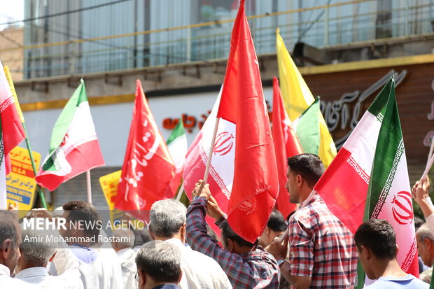 راهپیمایی نمازگزاران ورامینی در پاسخ به رژیم صهیونیستی