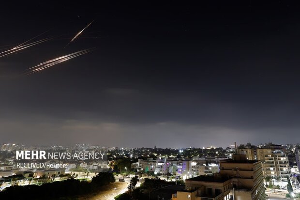 İran'ın İsrail'e misillemesinden görüntüler İran'ın İsrail'e misillemesinden görüntüler