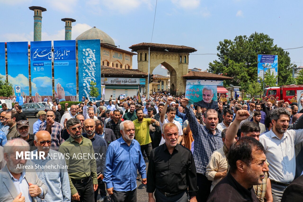 تجمع مردم رشت در محکومیت حمله رژیم صهیونیستی به ایران تجمع مردم رشت در محکومیت حمله رژیم صهیونیستی به ایران