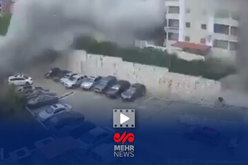 لحظه برخورد موشک ایران به شهرک اشغالی «ریشون لتسیون» در اراضی اشغالی