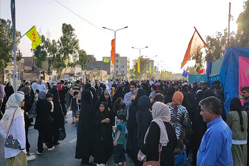 حضور گسترده مردم زاهدان در مهمانی کیلومتری غدیر در بلوار آزادگان