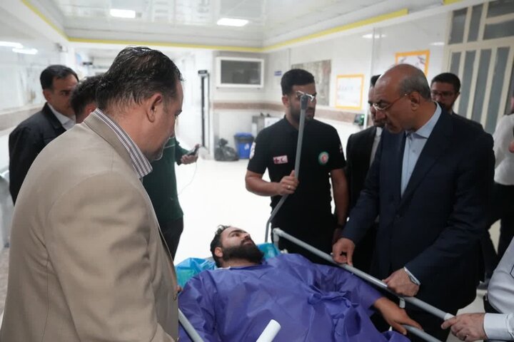 عیادت استاندار کرمانشاه از مجروحین حمله جنایتکارانه رژیم صهیونیستی