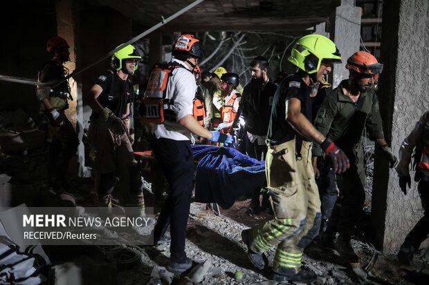 İran’ın saldırısıyla Tel Aviv’deki silah deposu yerle bir oldu İran’ın saldırısıyla Tel Aviv’deki silah deposu yerle bir oldu