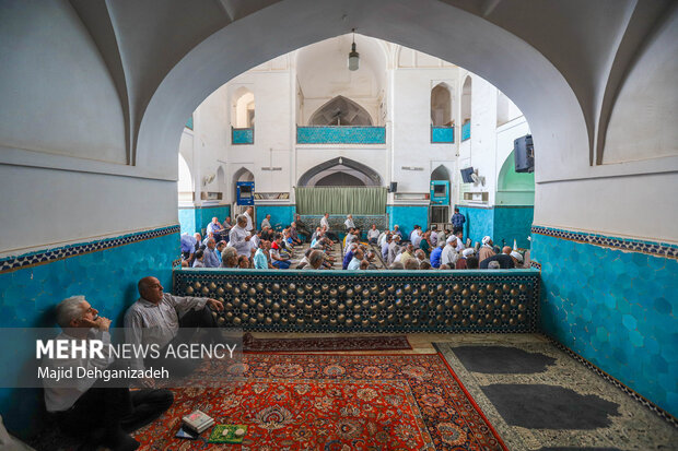 اقامه نماز روز غدیر در یزد