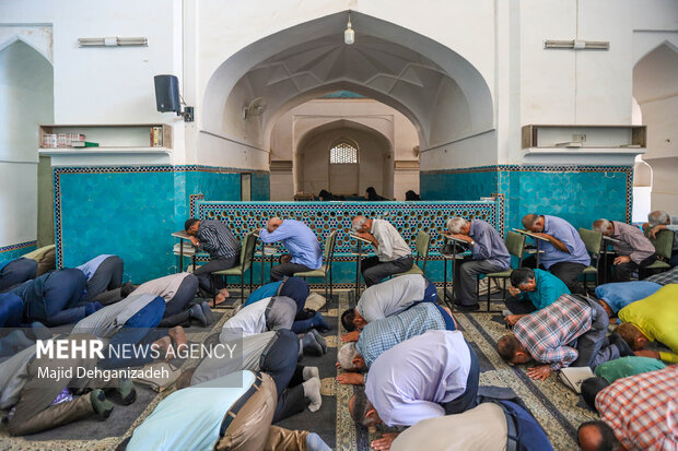 اقامه نماز روز غدیر در یزد