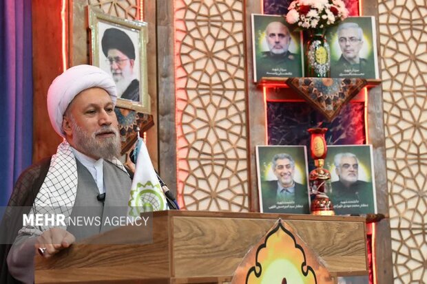 امام جمعه شیراز: اقتدار و ایستادگی ایران به برکت ولایت است امام جمعه شیراز: اقتدار و ایستادگی ایران به برکت ولایت است