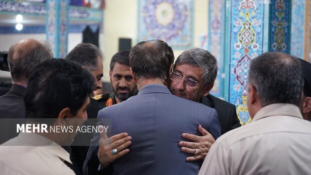 دیدار مسئولان لرستان با خانواده شهدای حمله رژیم صهیونیستی