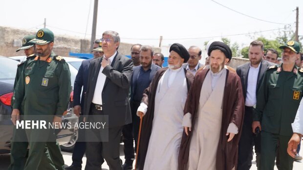 دیدار مسئولان لرستان با خانواده شهدای حمله رژیم صهیونیستی