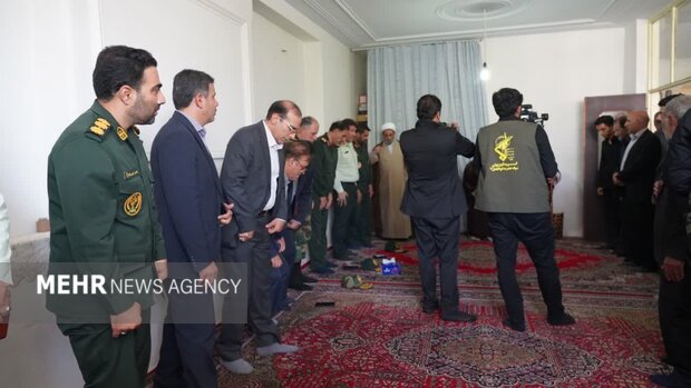 دیدار مسئولان لرستان با خانواده شهدای حمله رژیم صهیونیستی