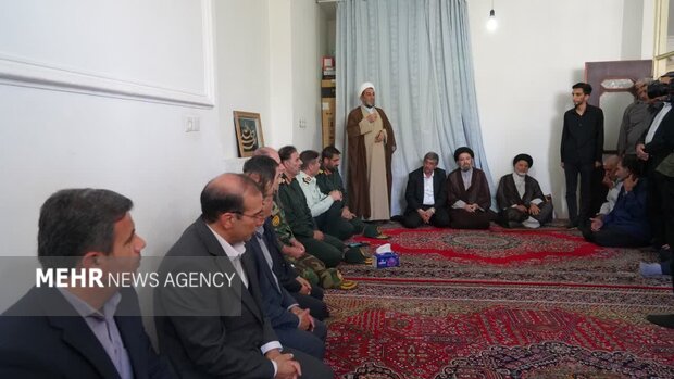 دیدار مسئولان لرستان با خانواده شهدای حمله رژیم صهیونیستی