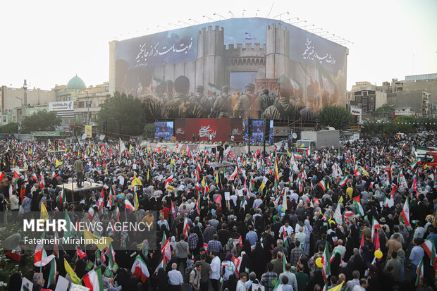 حضور ۳ میلیون تهرانی در راهپیمایی کیلومتری غدیر