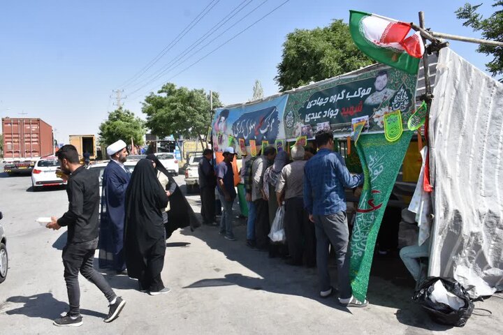 هزار پرس غذای گرم ویژه روز غدیر در قروه توزیع شد